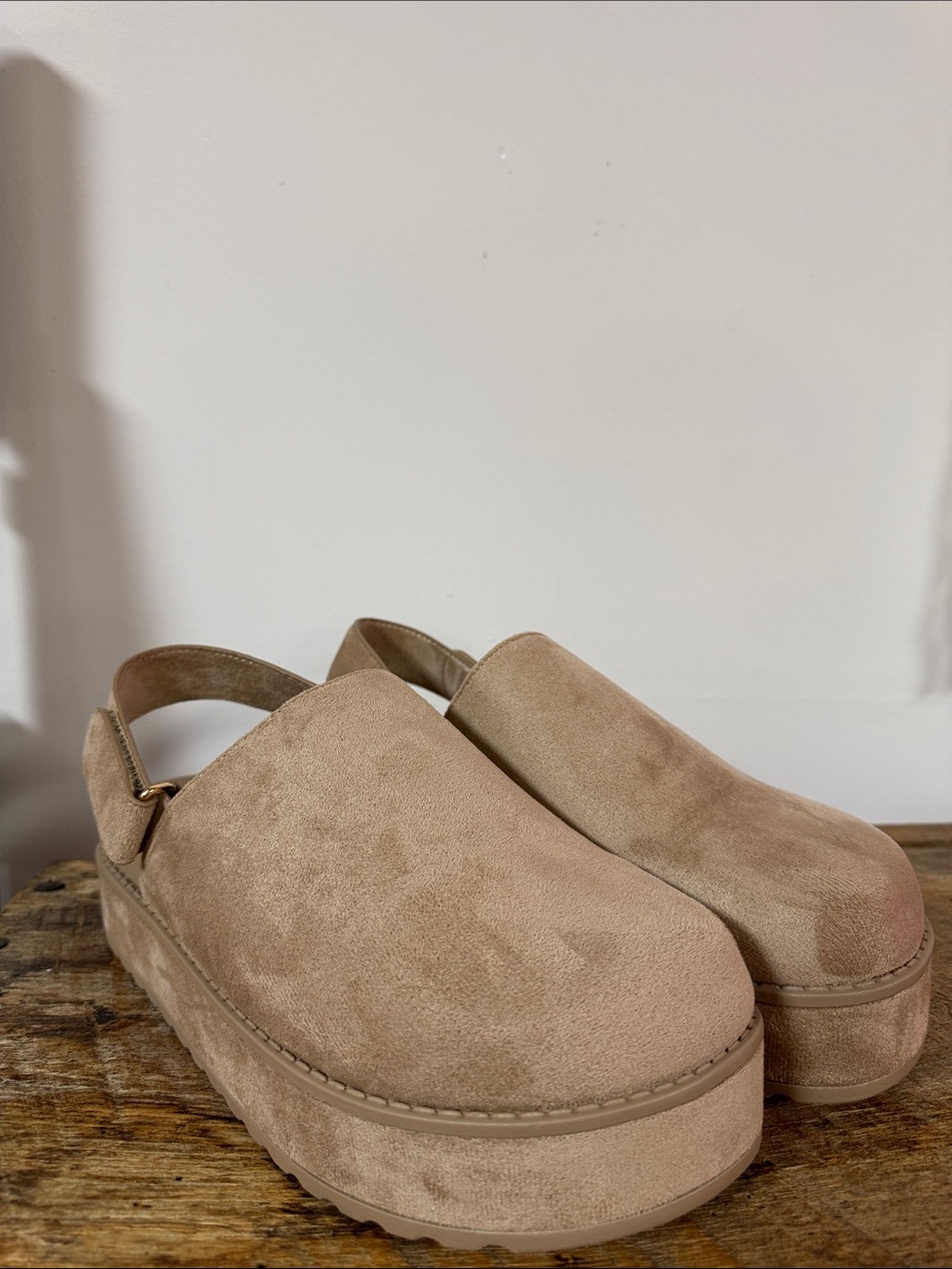 TOP Moda Beige Suede Platform Clogs